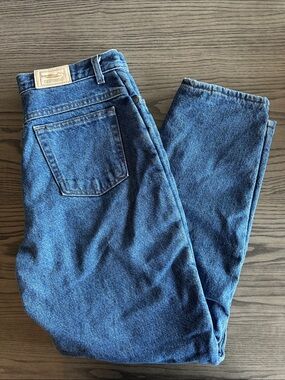 L.L. Bean Women’s High Waisted Fleece Lined Straight-Leg Medium Blue Denim Jeans